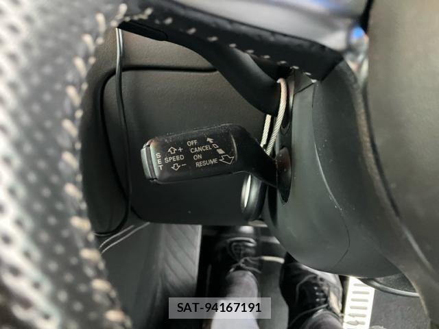 Audi TT 2010-04 7615115-18
