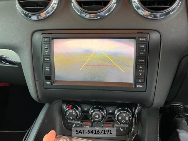 Audi TT 2010-04 7615115-20