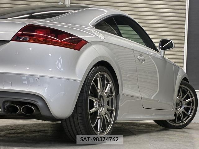 Audi TTS 2011-10 6610655-10