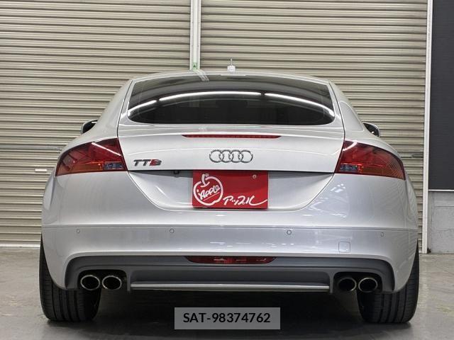 Audi TTS 2011-10 6610655-11