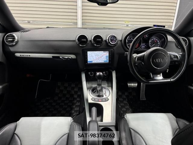 Audi TTS 2011-10 6610655-18
