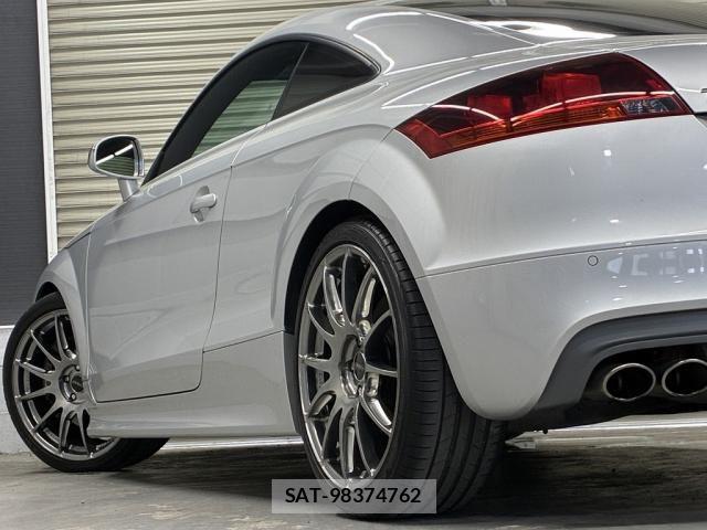 Audi TTS 2011-10 6610655-8