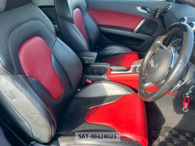 Audi TTS 2010-08 7271559-10