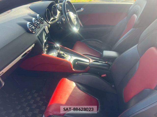 Audi TTS 2010-08 7271559-11