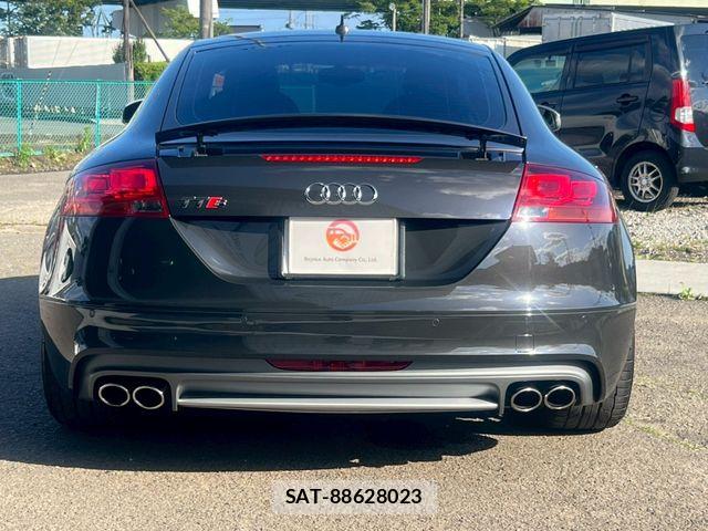 Audi TTS 2010-08 7271559-5