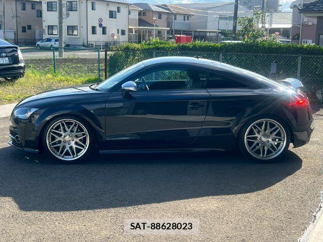 Audi TTS 2010-08 7271559-7