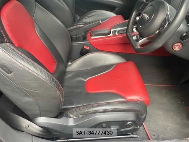 Audi TTS 2010-09 8371454-11