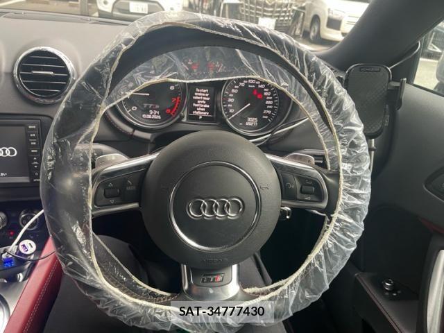 Audi TTS 2010-09 8371454-15