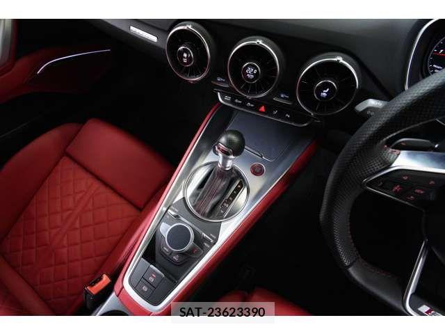 Audi TTS 2023-03 8848285-12
