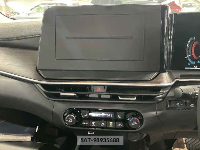 Nissan AURA 2024-08 825367-5