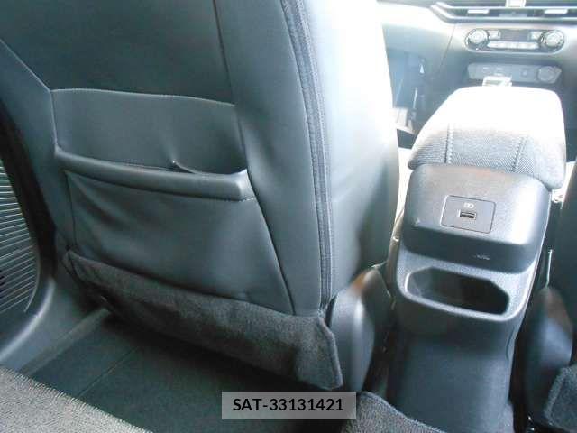Nissan AURA 2021-09 832278-11