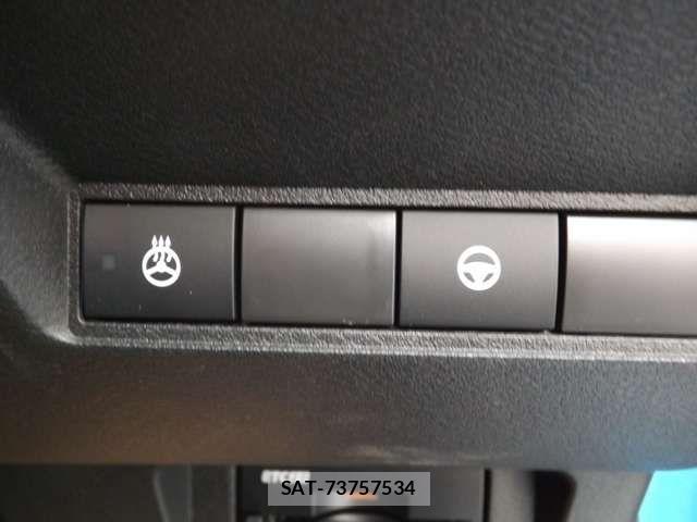 Nissan AURA 2024-08 860769-12