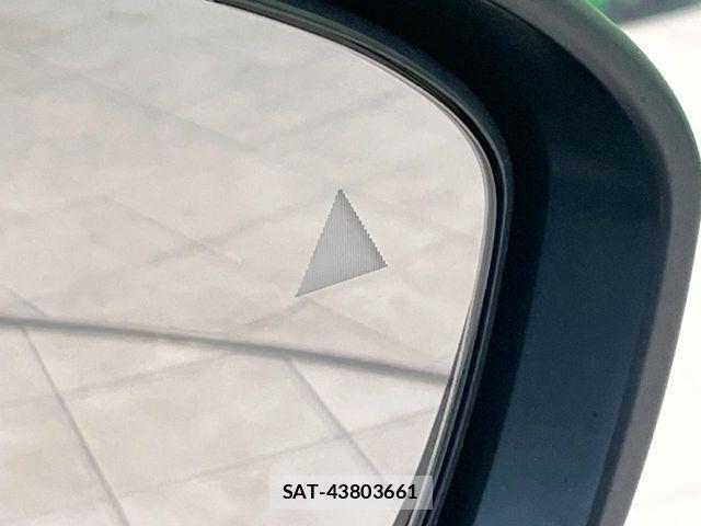 Nissan AURA 2024-01 1584351-7