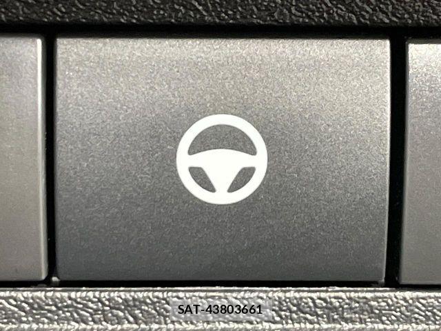 Nissan AURA 2024-01 1584351-8