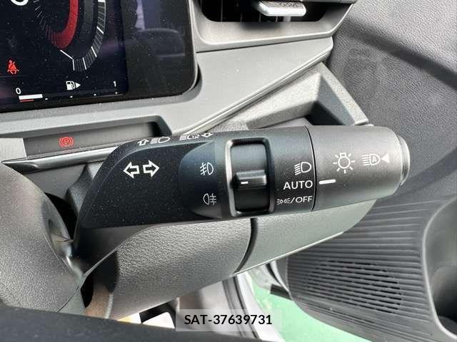 Nissan AURA 2025-03 1822631-19