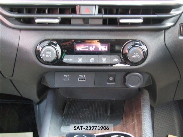 Nissan AURA 2023-10 3831727-12