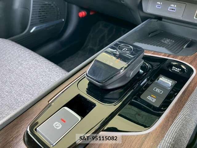 Nissan AURA 2024-02 4239725-12
