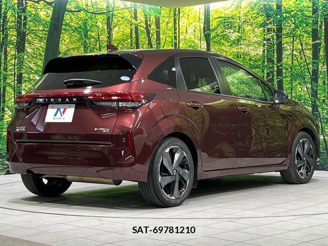 Nissan AURA 2021-10 6211808-17
