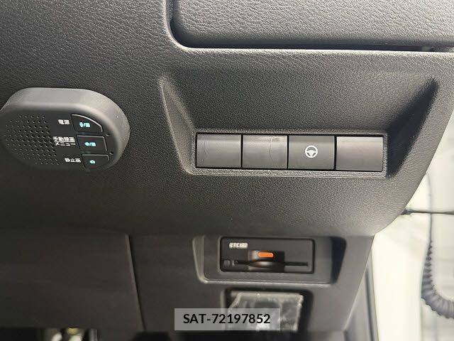 Nissan AURA 2022-11 6242285-14