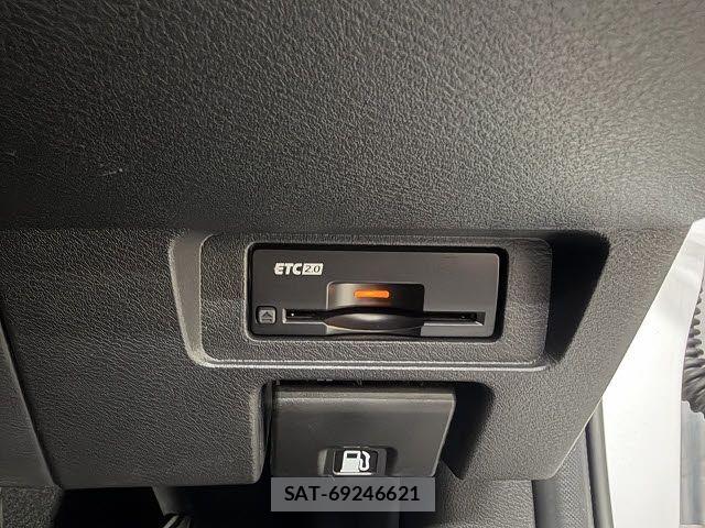 Nissan AURA 2021-10 6495098-11