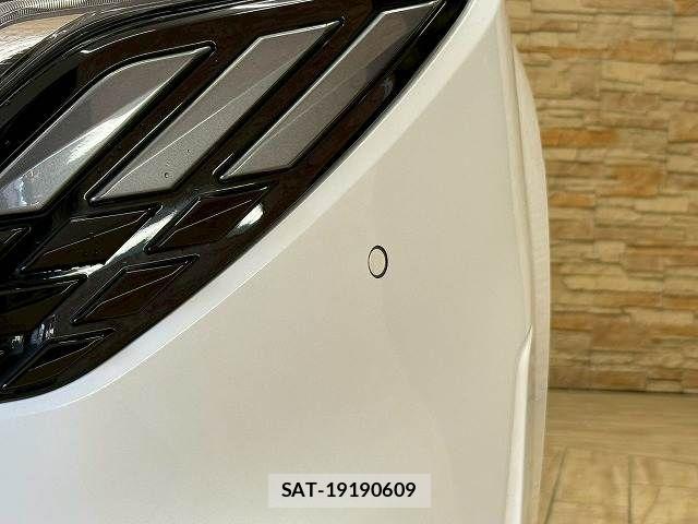 Nissan AURA 2024-10 6813867-9