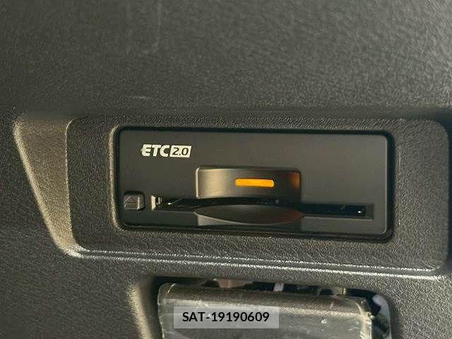 Nissan AURA 2024-10 6813867-11