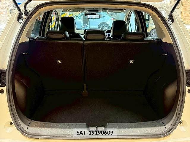 Nissan AURA 2024-10 6813867-12