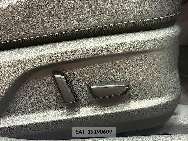 Nissan AURA 2024-10 6813867-6