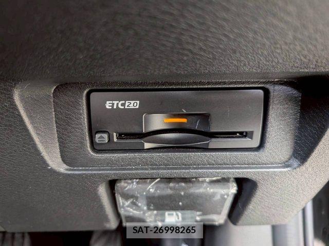 Nissan AURA 2023-07 6813868-17