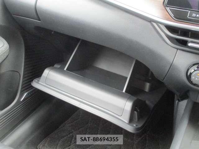 Nissan AURA 2023-03 6902364-16