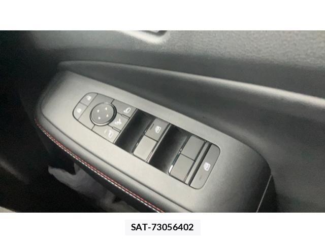 Nissan AURA 2023-11 6902379-16