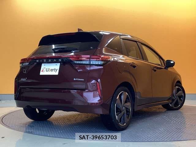 Nissan AURA 2022-11 6902382-12