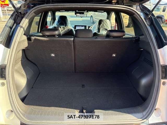 Nissan AURA 2023-01 6902350-17