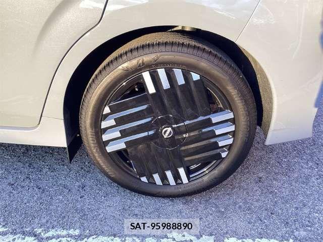 Nissan AURA 2025-07 6902348-17
