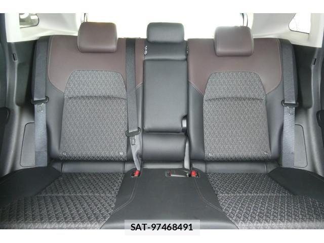 Nissan AURA 2024-05 6902346-7