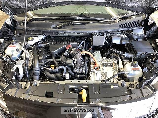 Nissan AURA 2024-10 6989387-17