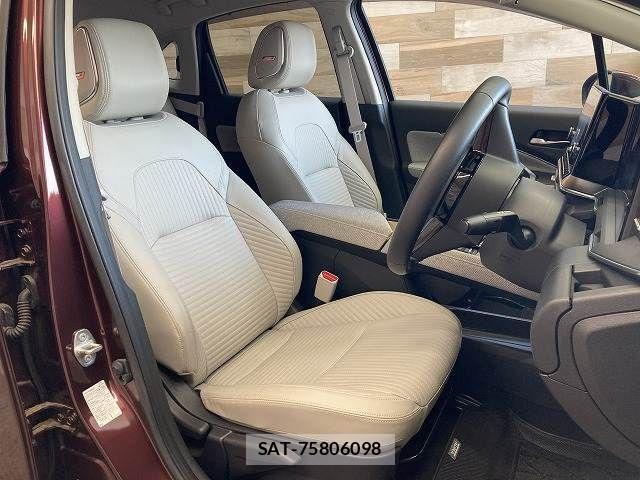 Nissan AURA 2022-06 6989481-11