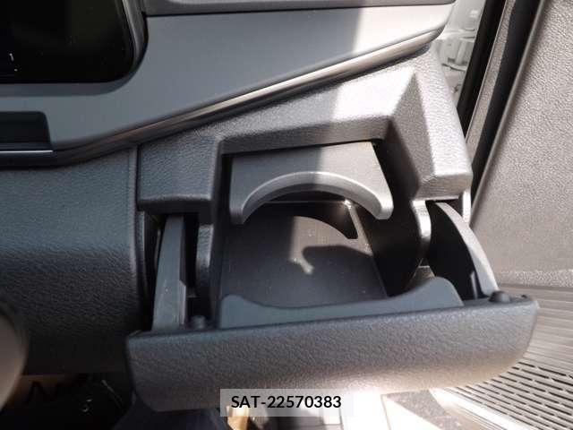 Nissan AURA 2025-10 7057528-28