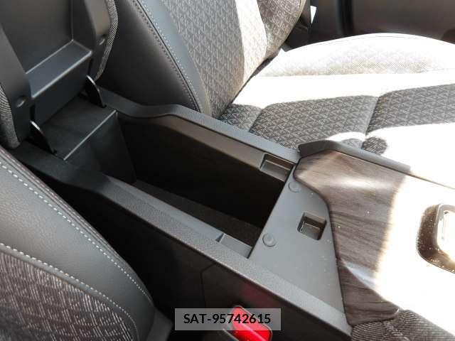 Nissan AURA 2025-10 7057534-19