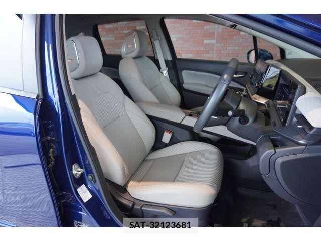 Nissan AURA 2022-06 7215086-5
