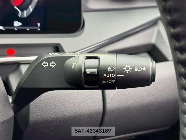 Nissan AURA 2025-03 7215126-9