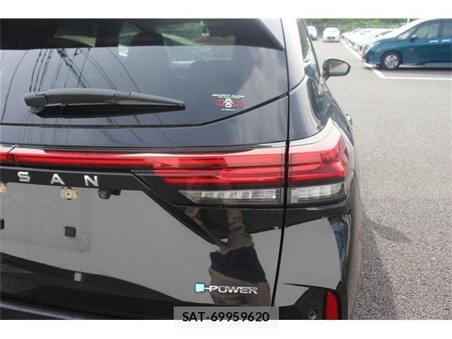 Nissan AURA 2021-12 7215084-18