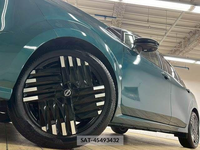 Nissan AURA 2024-11 7215124-11