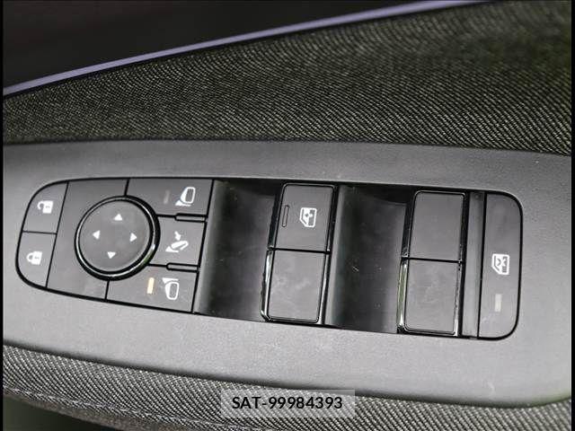 Nissan AURA 2025-01 7215128-17