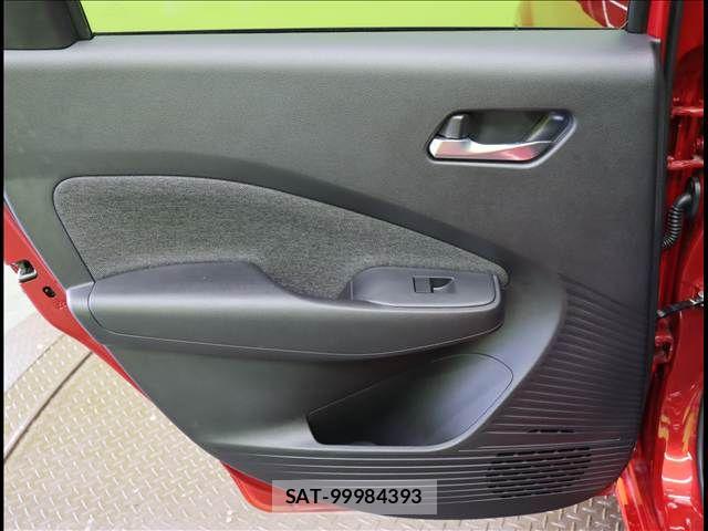 Nissan AURA 2025-01 7215128-29