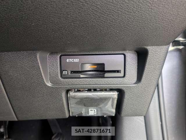 Nissan AURA 2024-04 7215114-10