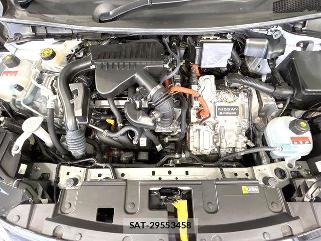 Nissan AURA 2023-09 7215104-17
