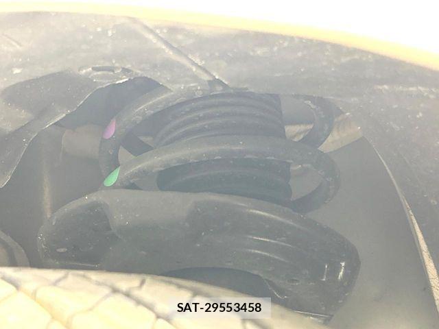 Nissan AURA 2023-09 7215104-19