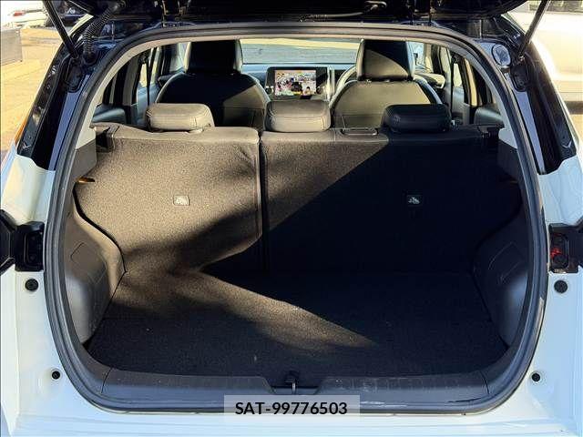 Nissan AURA 2021-11 7215075-10