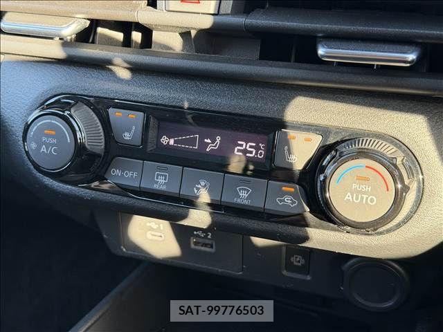 Nissan AURA 2021-11 7215075-12